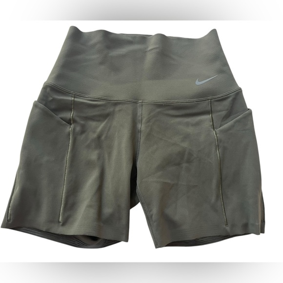 NWT Nike Universa Women’s High Rise 8” Shorts in Cargo Khaki in size Small - Picture 5 of 9